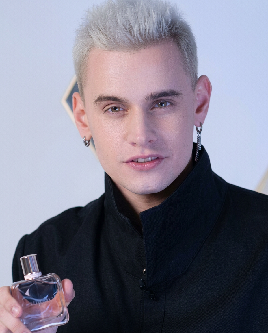 Givenchy — frame 1